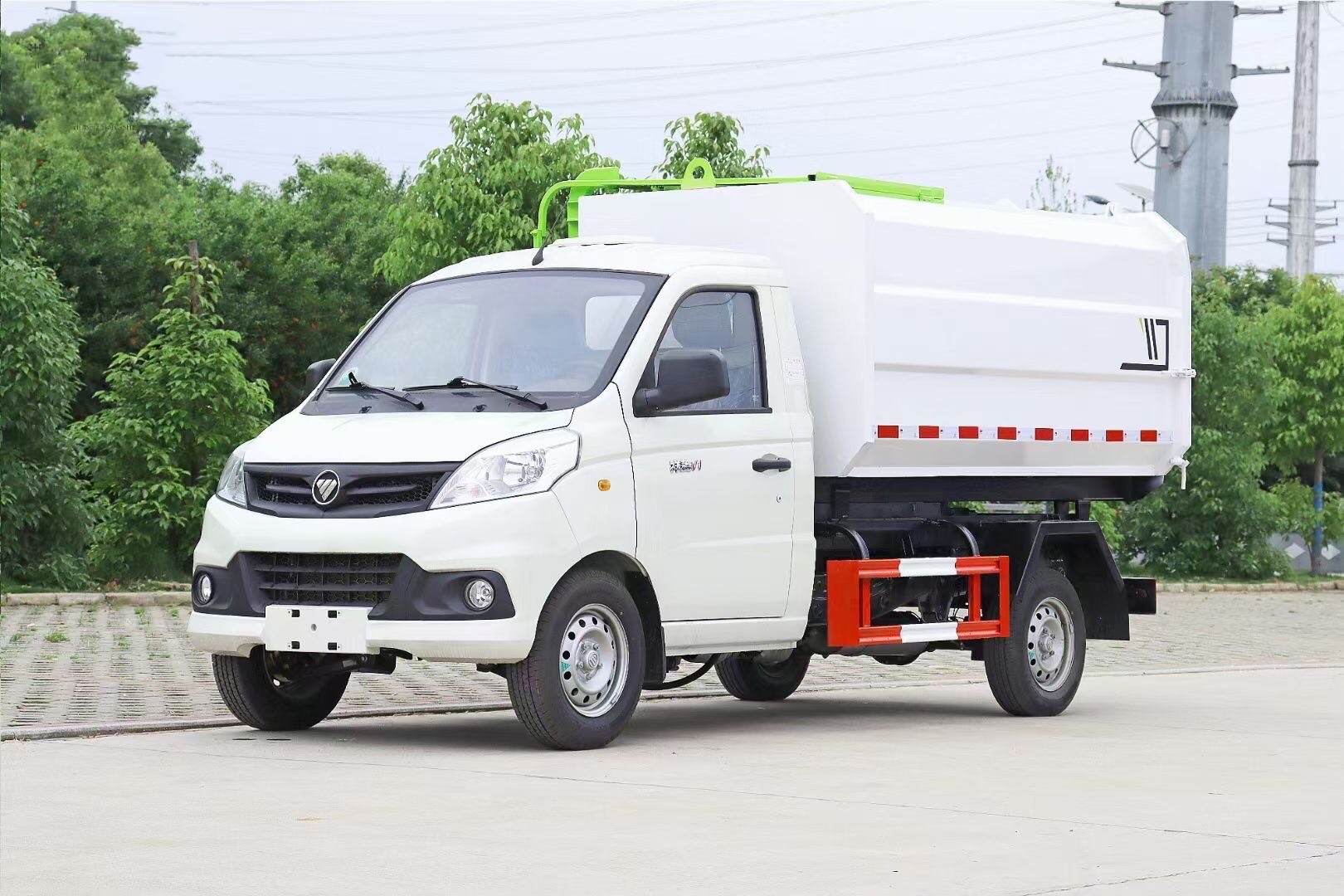 國(guó)六福田祥菱 3方 掛桶垃圾車(chē)