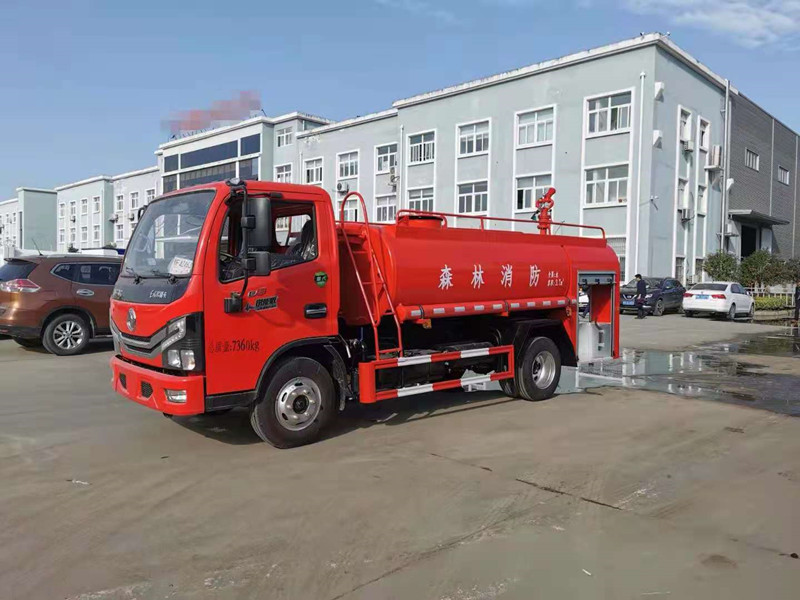 東風(fēng)4.5噸消防灑水車