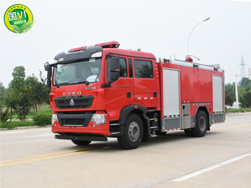 國六重汽豪沃8T水罐泡沫消防車